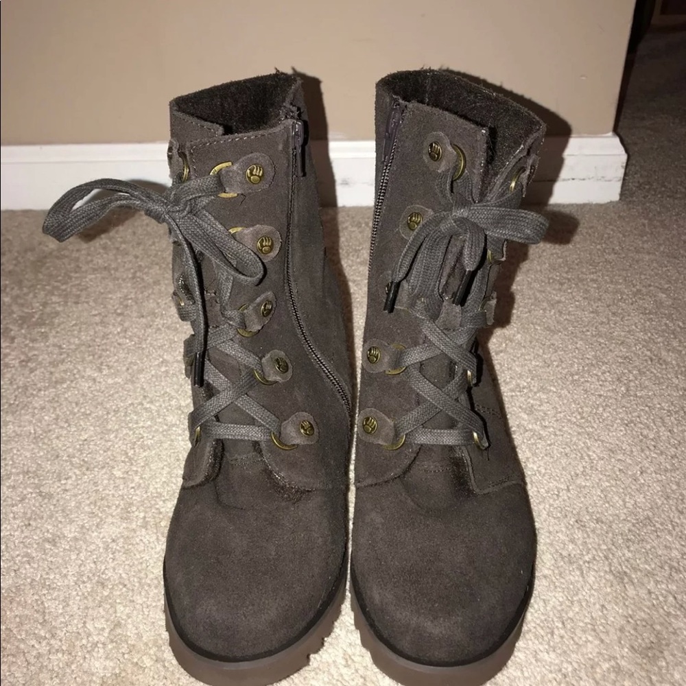 Brand new BEARPAW Brown Wedge Booties